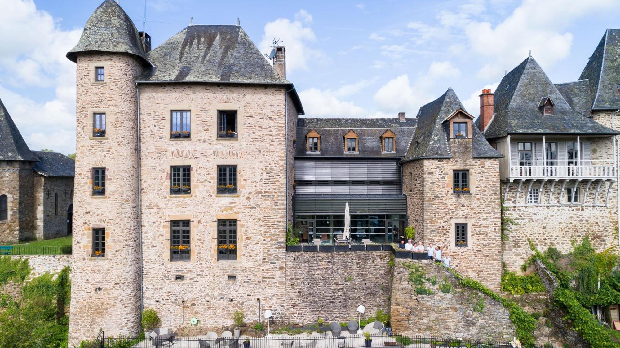 Hotel Joyet De Maubec Uzerche Exterior photo