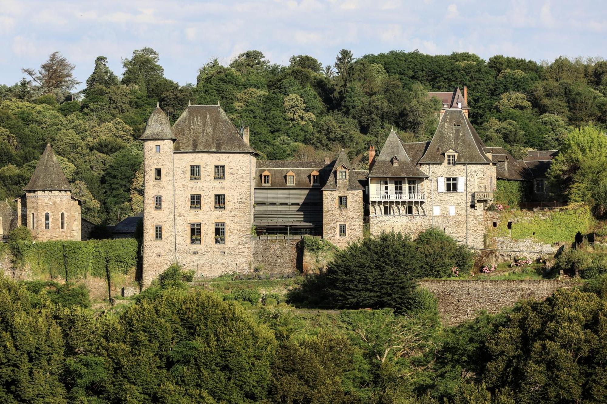 Hotel Joyet De Maubec Uzerche Exterior photo