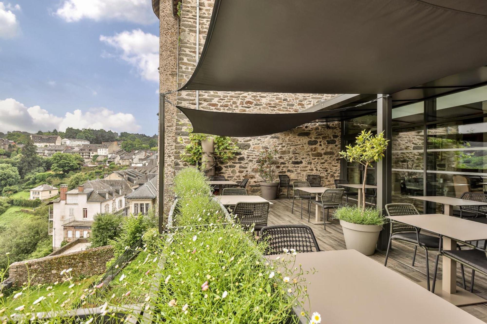 Hotel Joyet De Maubec Uzerche Exterior photo